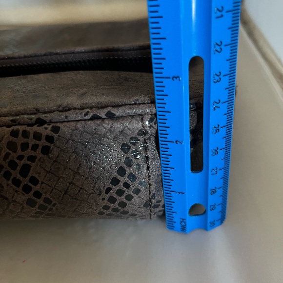 Banana Republic east west snake print metallic clutch purse - Picture 8 of 8